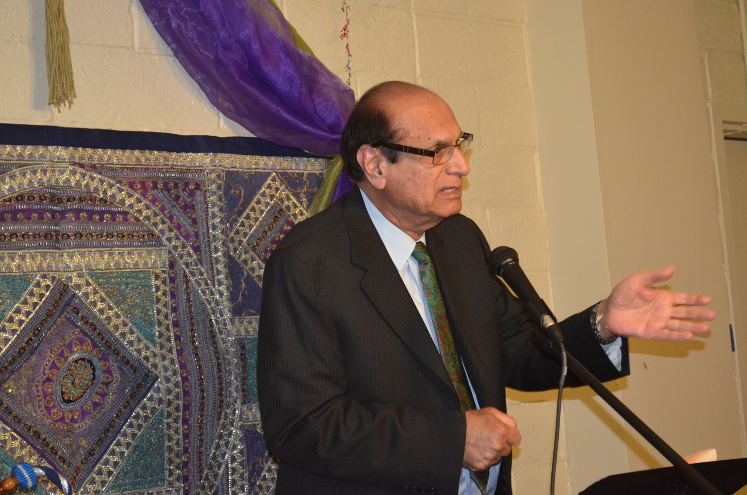 Pak Am Culture 4-28-2012 Dr Mann